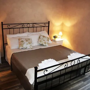 House Colosseo , Roma Italia